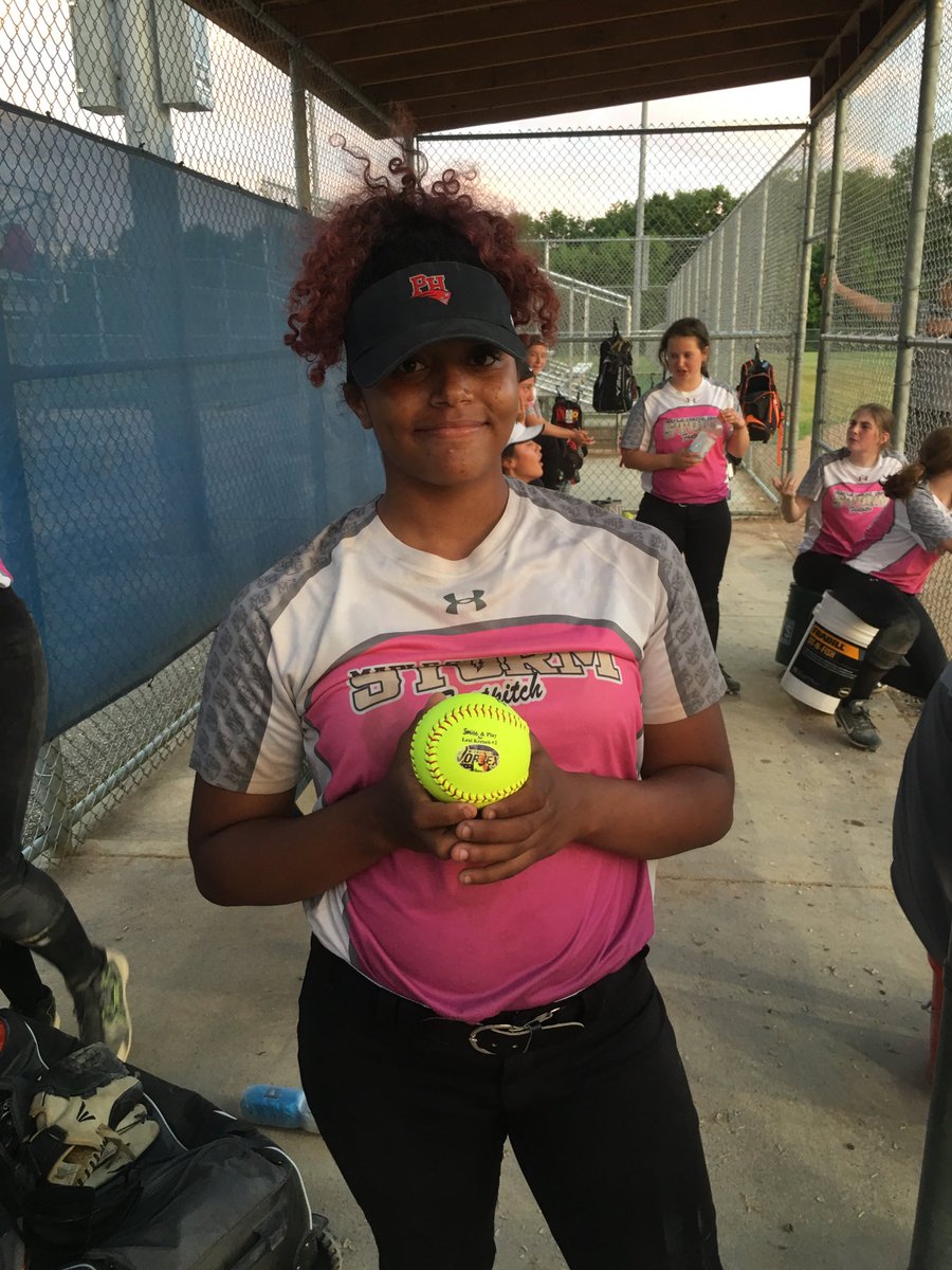 Amelia Fritz with OMGAA 14u hits a bomb - congrats, Amelia!