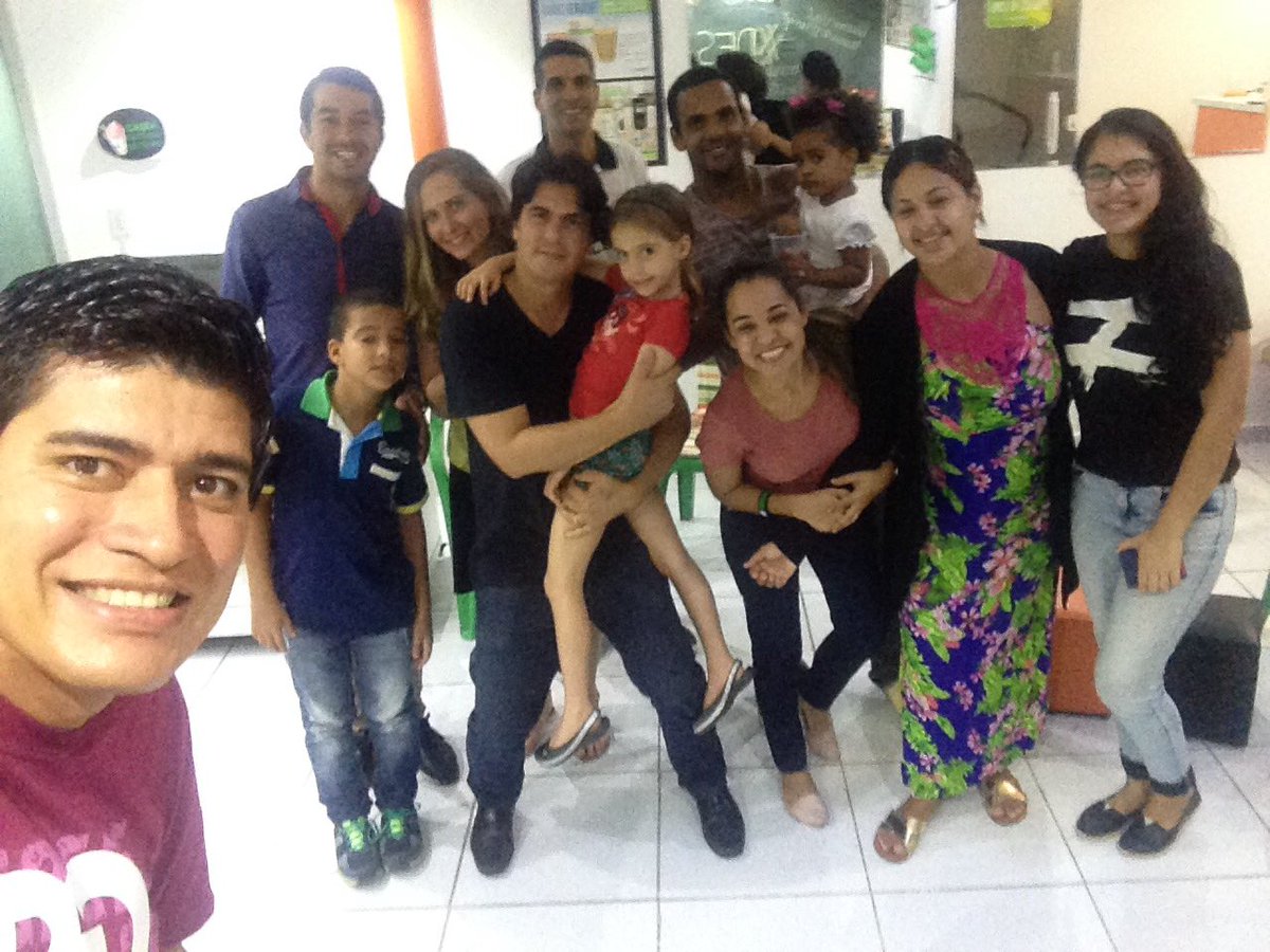 prjhonnatan's tweet photo. Classe bíblica e primeiro PG do Centro de influencia de Piedade. Neste PG já tem pessoas para batizar. #PgMyStayle https://t.co/bbCShLtR7d