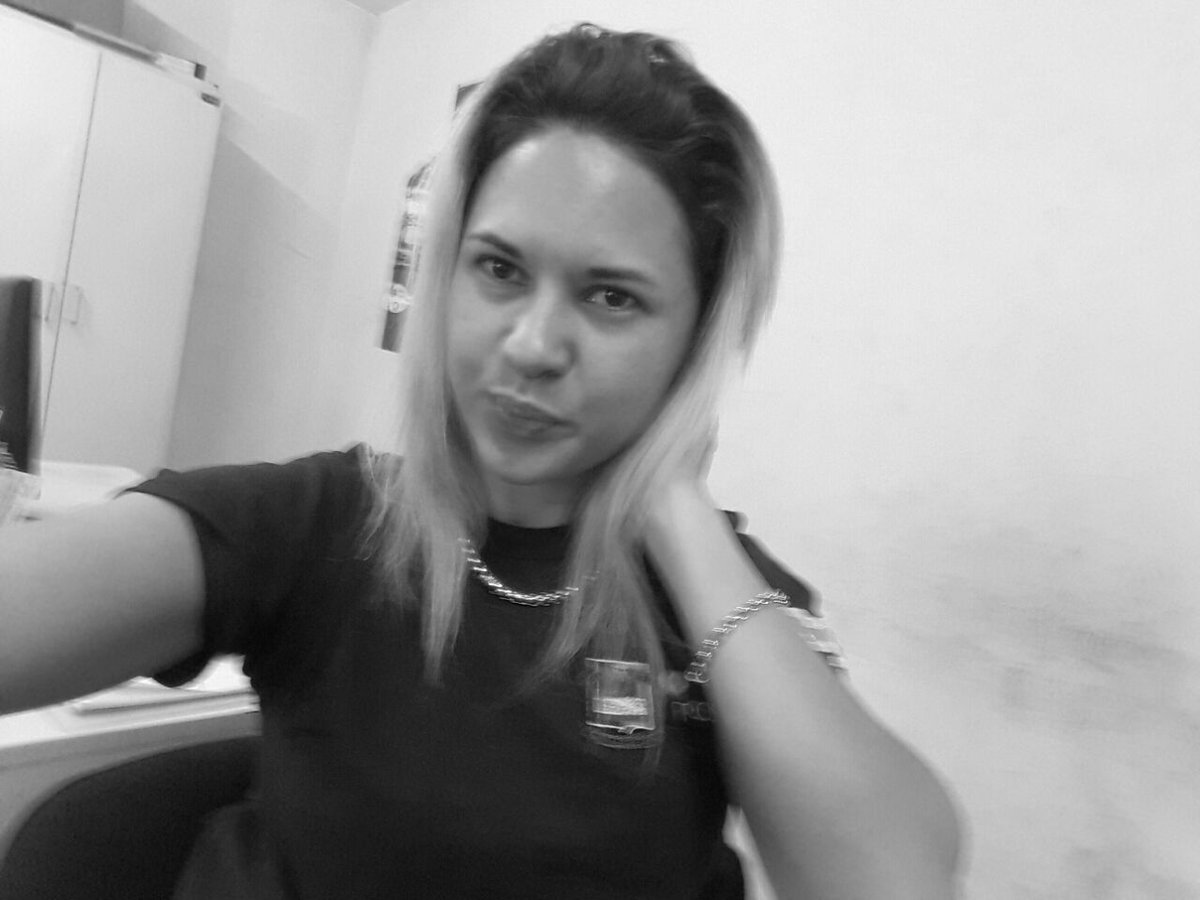 Soniaa0203's tweet photo. Cada día q pasa es mejor vivirlo y no, dejarlo pasar!!!. https://t.co/4sQBS9YY01