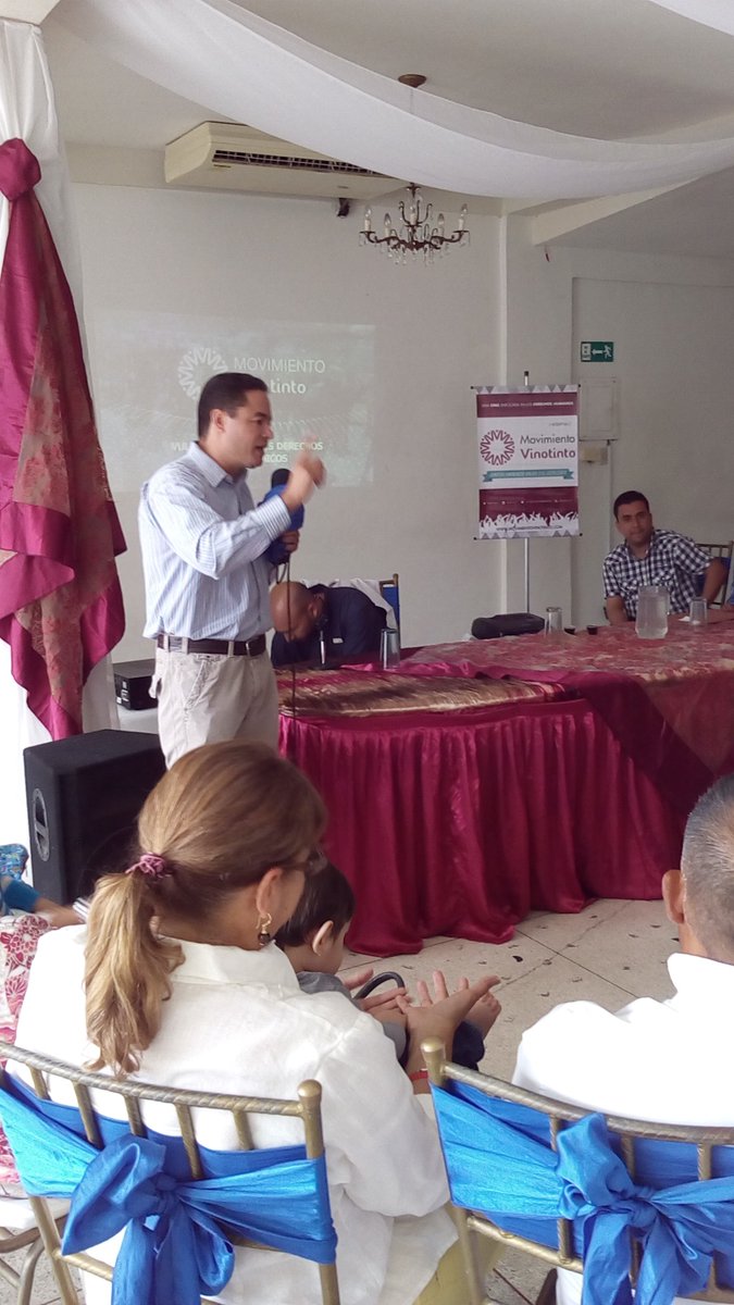 JoseDeLaCruzSF's tweet photo. Hoy estuvimos en un excelente Foro sobre los derechos humanos con la Organización @movinotinto. Excelente actividad. #DefendamosLosDDHH https://t.co/RQSBl7HD9K