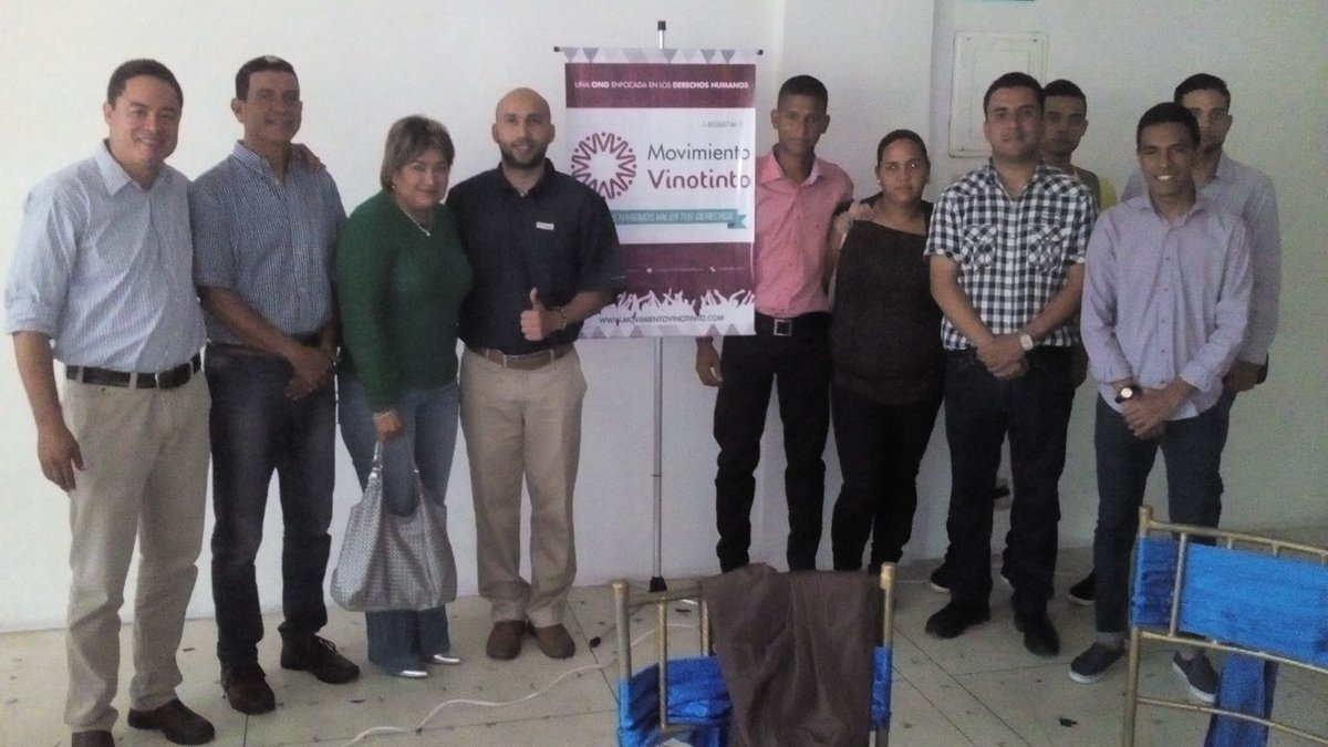 JoseDeLaCruzSF's tweet photo. Hoy estuvimos en un excelente Foro sobre los derechos humanos con la Organización @movinotinto. Excelente actividad. #DefendamosLosDDHH https://t.co/RQSBl7HD9K