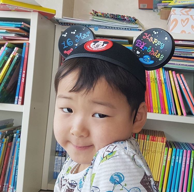 Manse23108526's tweet photo. [Trans]songilkook:มินกุกแอ็บหน้าหลายๆหน้าทำให้อัปป้าหัวเราะตั้งแต่เช้าเลย #minguk #Songtriplets https://t.co/c50ohUfwpB