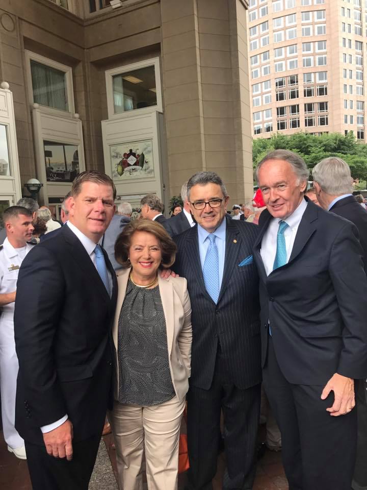 cecuboston's tweet photo. Orgullosa de ver nuestro tricolor en la inauguración de #SailBoston2017 #AllYouNeedIsEcuador #besgua
#ecuatorianosenmassachusetts
#baeguayas https://t.co/x8HamiTZoD