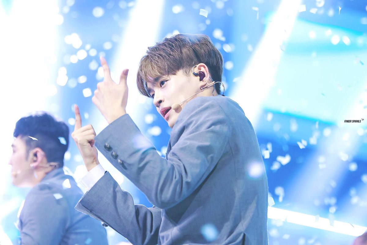DAEHWI_TH's tweet photo. ⁽HQ🌻⁾ 170616 อันดับที่3 แบรนด์นิวมิวสิค เด็กฝึกอีแดฮวี☺️ #이대휘 #PRODECE101 ©FingerSparkle #WANNAONE #DAEHWI https://t.co/aieixW5DNw
