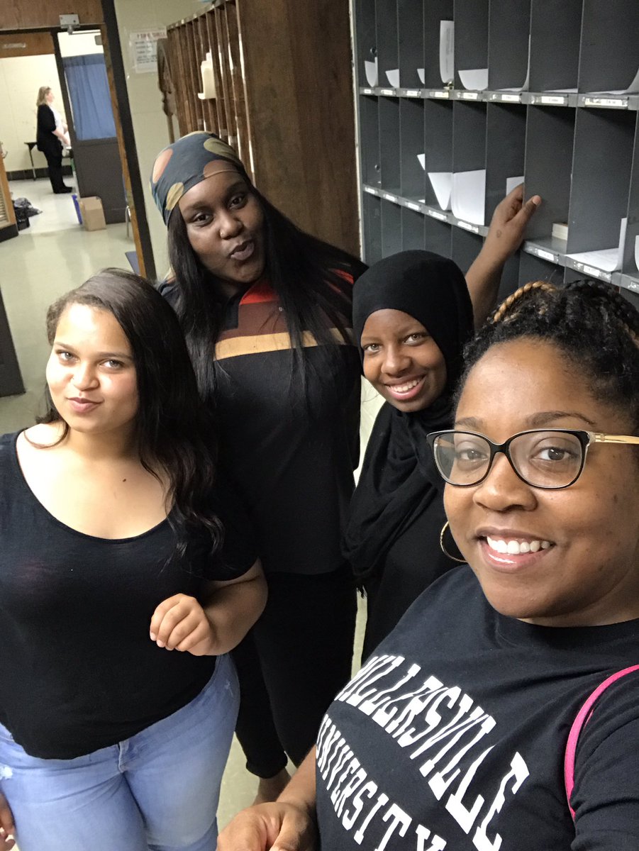 PotterThomasPA's tweet photo. What a pleasant surprise to see former Potter students![T graduated from HS in 2016 and J &amp; S will graduate next year!  #Lookwhocametovisit https://t.co/6wGoorWaXK