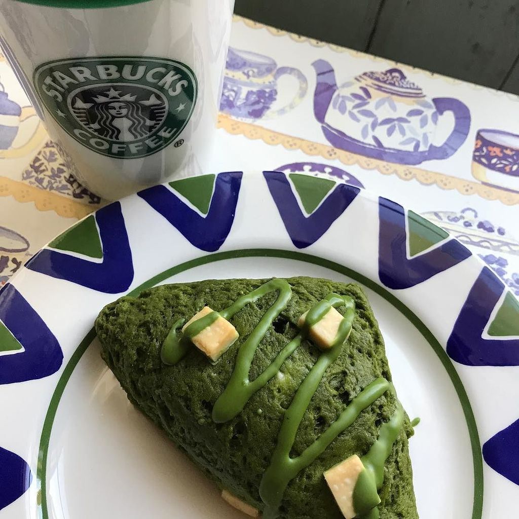 acquanaturale82's tweet photo. グリーンはスタバ色!
#starbucks #macchascone
#americanscone #maccha
#starbuckscoffee #greentea https://t.co/OQ5fNVrg8m https://t.co/wTgzp3gNqr
