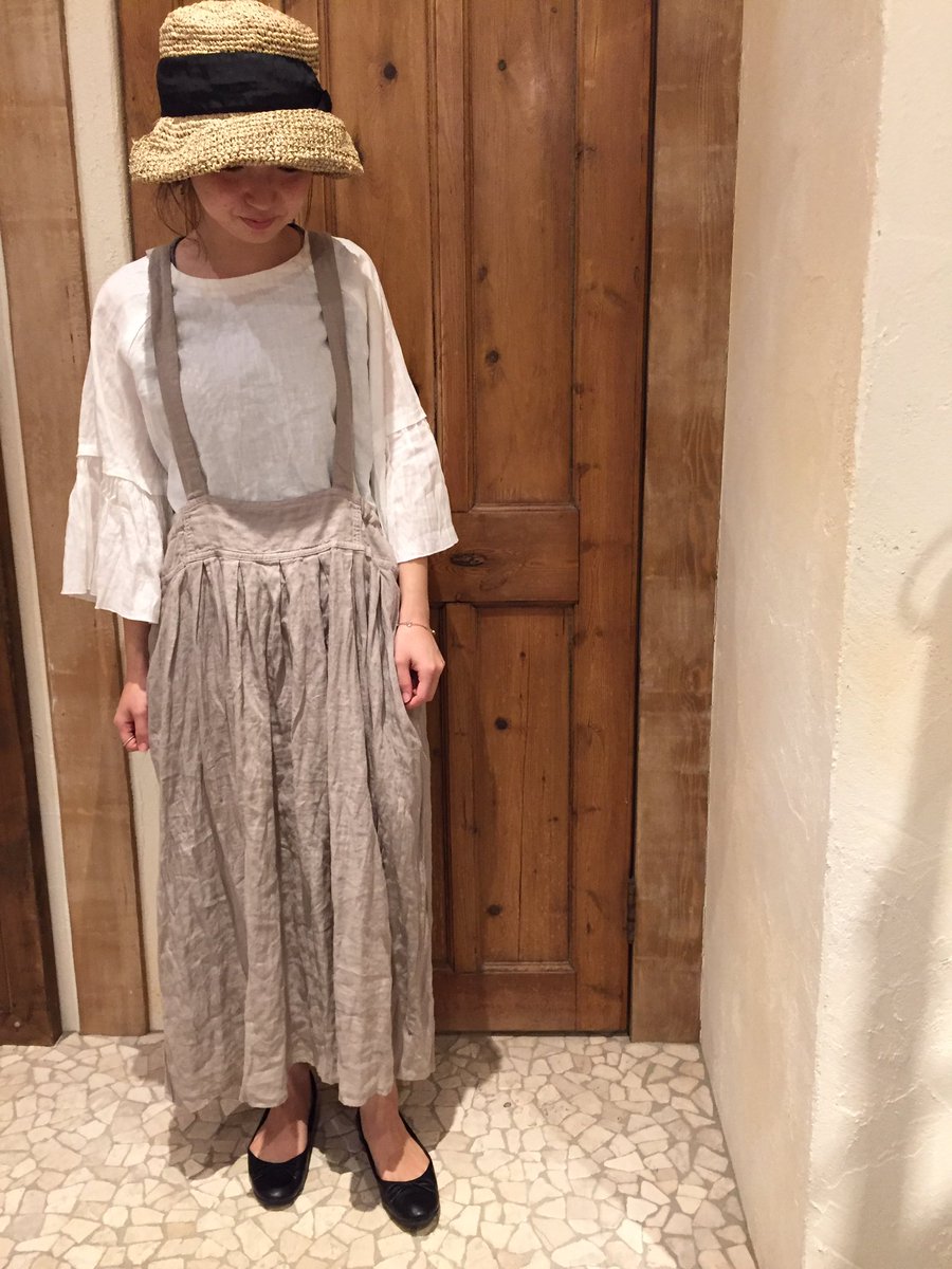 Nestrobe Fukuoka Sur Twitter こんにちは 新作のサスペンダー付きスカートのご紹介です 本日はベージュに爽やかな色味を合わせて着てみました サスペンダーの長さとウエスト周りは調節出来るので 自分に合ったサイズ感を楽しまれて下さいね ネストローブ 新作