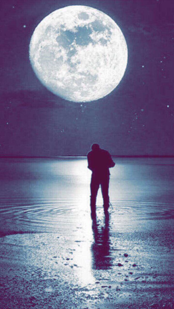 remowh_x's tweet photo. "يا من غفوت علئ 💔 صدري كيف تعلمت غدري 💔 كنت سلاحا في يدي اصبحت خنجر في ظهري"; 🏹 💔💔 😩😩😭 https://t.co/Ze48R85c4W