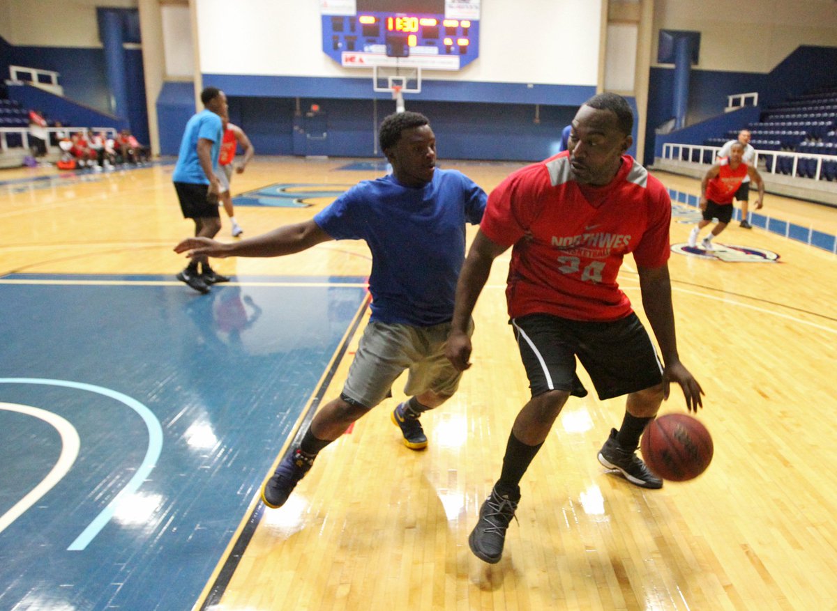 ByJustinLee's tweet photo. 🏀📰JUNETEENTH TOURNEY: Familiar faces from UTPB, ECISD programs square off on opening day
💻https://t.co/yRDZlhERR8
📱https://t.co/dhOQDarOfw https://t.co/B0GnrKqeJ9