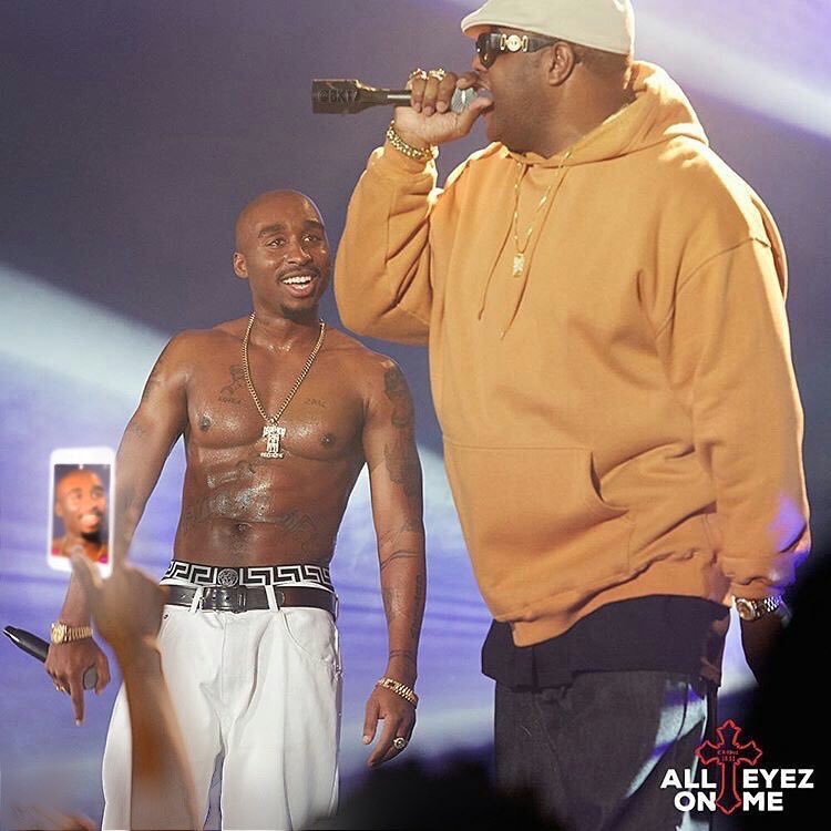 mccauley318's tweet photo. Question. How Pac got on his Deathrow chain and he was preforming with Big? Pac started beefing w/Big before Death Row days. Smh https://t.co/JBjJrLhk85