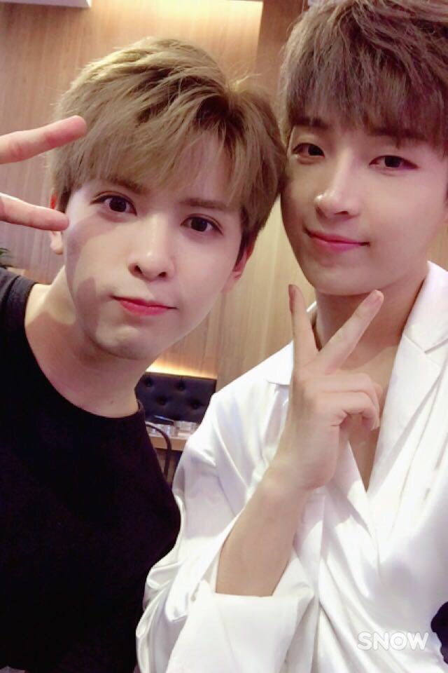snuper6's tweet photo. 멤버들 근황!
#상호 #세빈 #태웅 #상일 #스누퍼 #SNUPER https://t.co/JhS5mEYJTE