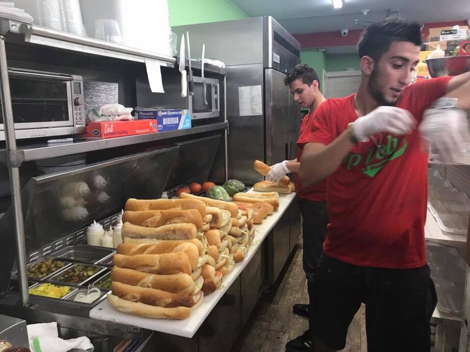 deli_top's tweet photo. More than 300 orders in one hour #god #bless only at top deli we not the only but we the best @deli_top https://t.co/JBEbYaTbcq