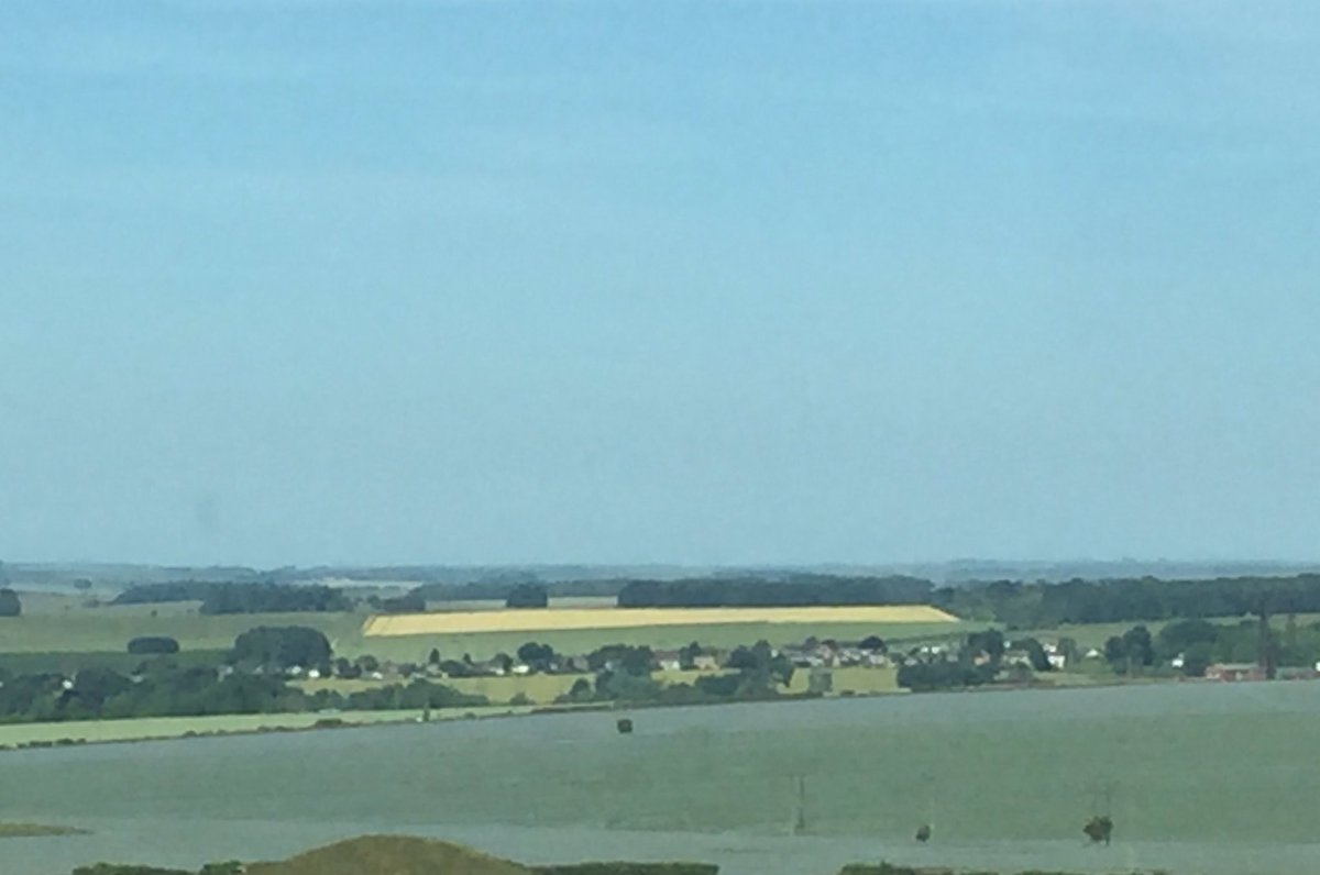 WSelfePhoto's tweet photo. #hellosummer #Wiltshire https://t.co/tWuFfA4OMM