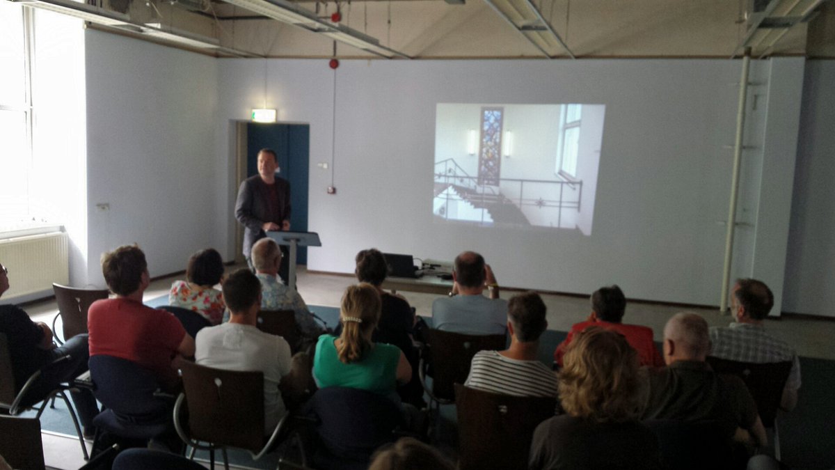 RusscherA's tweet photo. 2e lezing door @arjandenboer over #architectuurgeschiedenis vh gebouw @eneco energy campus #pegus @DvdAUtrecht @aorta #dvdautrecht #dvda17 https://t.co/80kIDqgypT