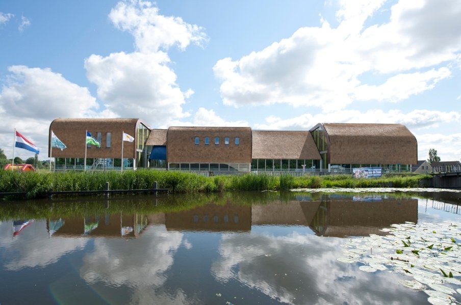 Midden_Delfland's tweet photo. Eropuit tijdens #MDD2017! #InboArchitecten geeft rondleidingen in ons duurzame gemeentehuis, kom ook! https://t.co/5O00F1Dycq https://t.co/2AAMuGFv9W