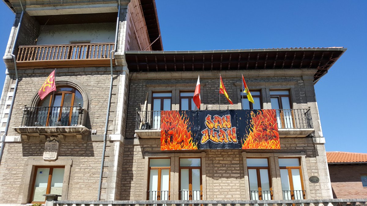 Ayer comenzaron las fiestas de San Juan en Los Corrales de Buelna. Hasta el domingo 25. Os esperamos!!