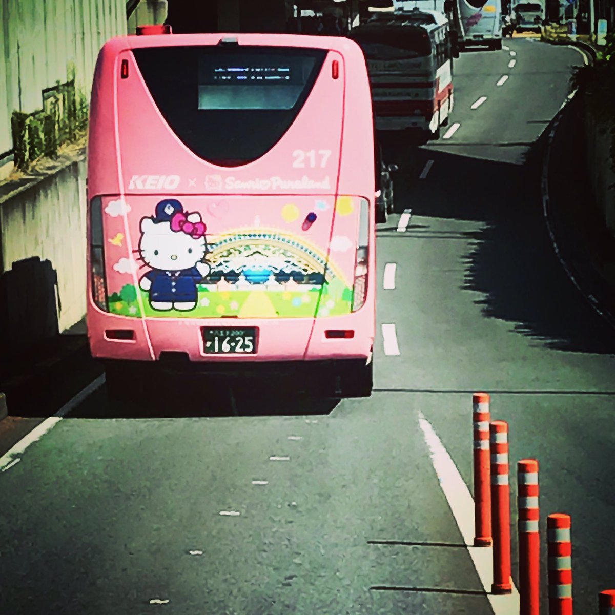 n_takeshi's tweet photo. 帰国しました。只今、ハローキティに癒され中です。
#旅 #travel #出張だよ #haneda #hallowkitty #ハローキティ #写真撮ってる人と繋がりたい #ファインダー越しの私の世界 #疲れた https://t.co/eZtF70axdd