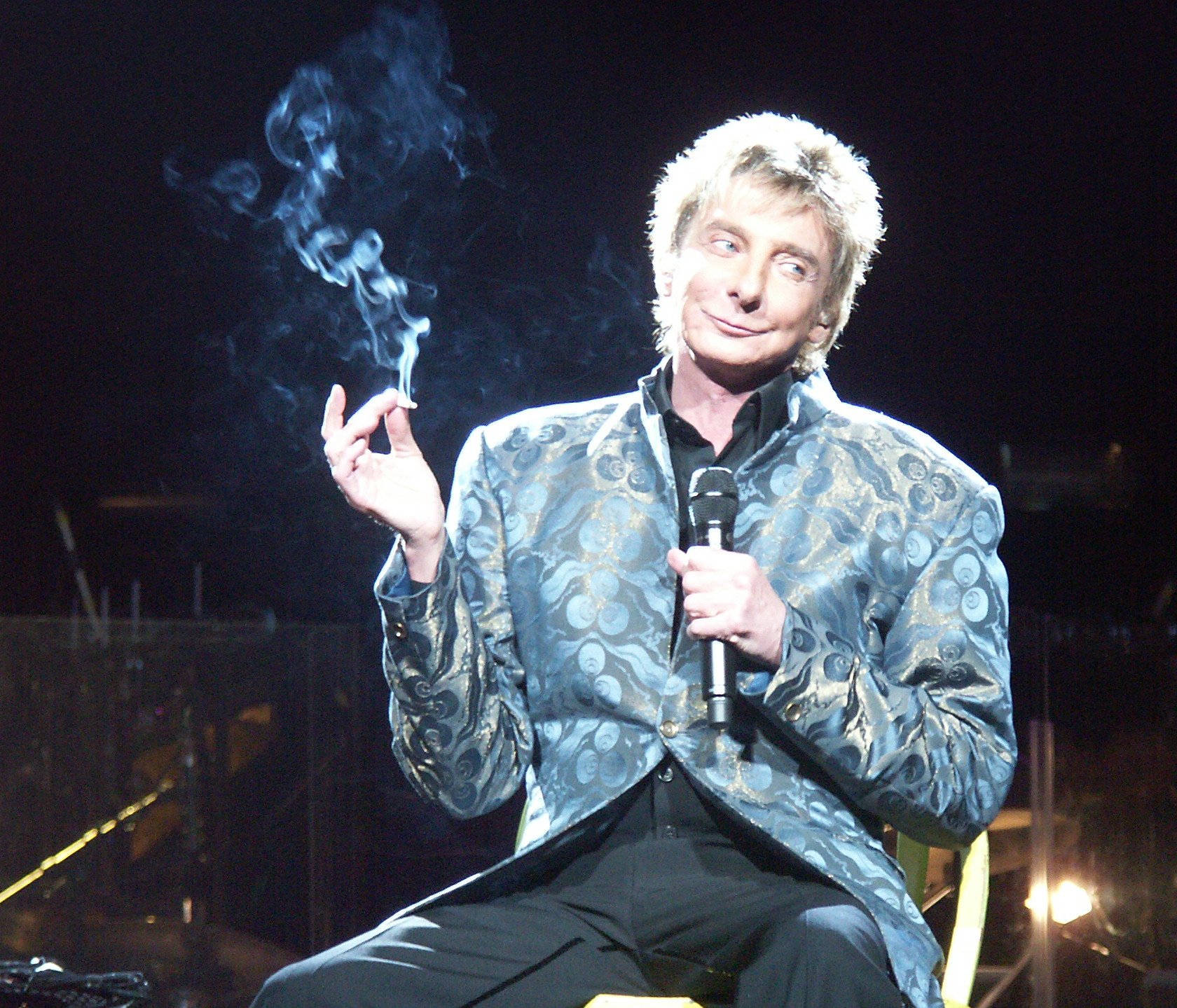 Happy Birthday to Barry Manilow who turns 74 today! 
