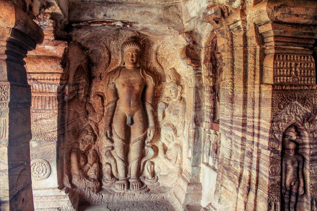 JainTemplesInd's tweet photo. #JainTemplesOfIndia presents Badami Cave Jain Temple
Know More: https://t.co/3nnzzjSwMO
#ExploreMoreAboutJainism https://t.co/mINlvEnIck