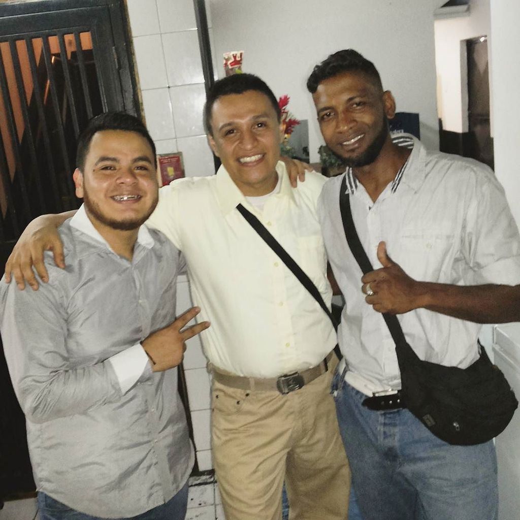 #HOYYY  #fotodehoy #destacada,
 en @saraitosalashow  en su #aniversario10 con: @gochitomusic <a href="/gustavosabor106/">GUSTAVO BRAVO</a> <a href="/som/">Saleh</a>… ift.tt/2sbhsHi