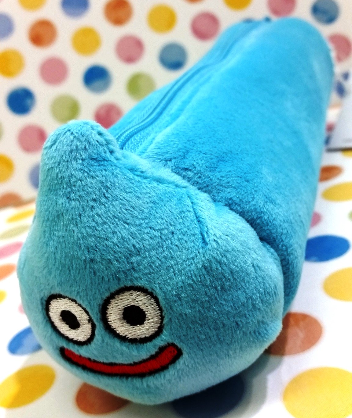 コトブキヤ日本橋 コトブキヤ日本橋1f 新商品 スマイルスライム ぬいぐるみペンケース 税込 1 3 入荷いたしました スライムのぬいぐるみがついた可愛いペンポーチが再登場 ペンケース本体もぬいぐるみ素材ですのでさわり心地抜群です 是非 コトブキヤ日本橋 コトブキヤ日本橋1f 新商品 スマイルスライム ぬいぐるみペンケース 税込 1 3 入荷いたしました スライムのぬいぐるみがついた可愛いペンポーチが再登場 ペンケース本体もぬいぐるみ素材ですのでさわり心地抜群です 是非