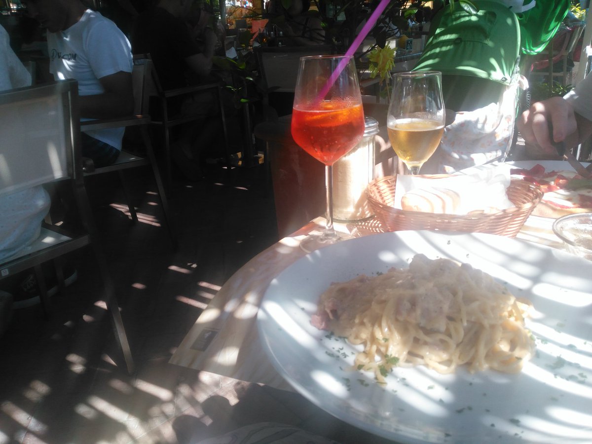 DrLauraMargaret's tweet photo. I love pasta so very much - some glorious food flashbacks from last week's trip to Naples #pasta #Napoli #foodfiend https://t.co/CTAFyQeX9v