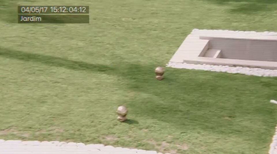 clappingmedia's tweet image. Quand le fils de Cristiano Ronaldo utilise les ballons d'Or de son père pour faire un but dans son jardin..😅