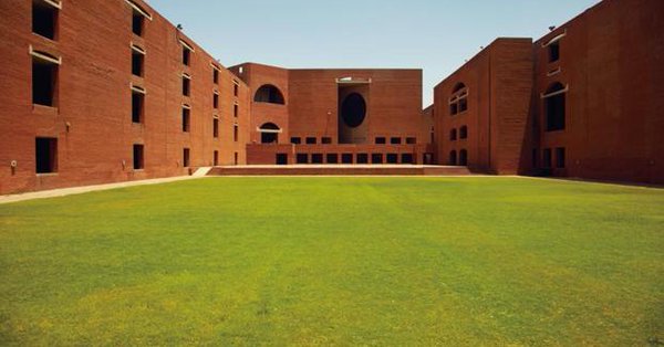 Such a beautifully written piece about living in a Louis Kahn building <a href="/sidin/">www.sidin.co</a> bit.ly/2siJDSV