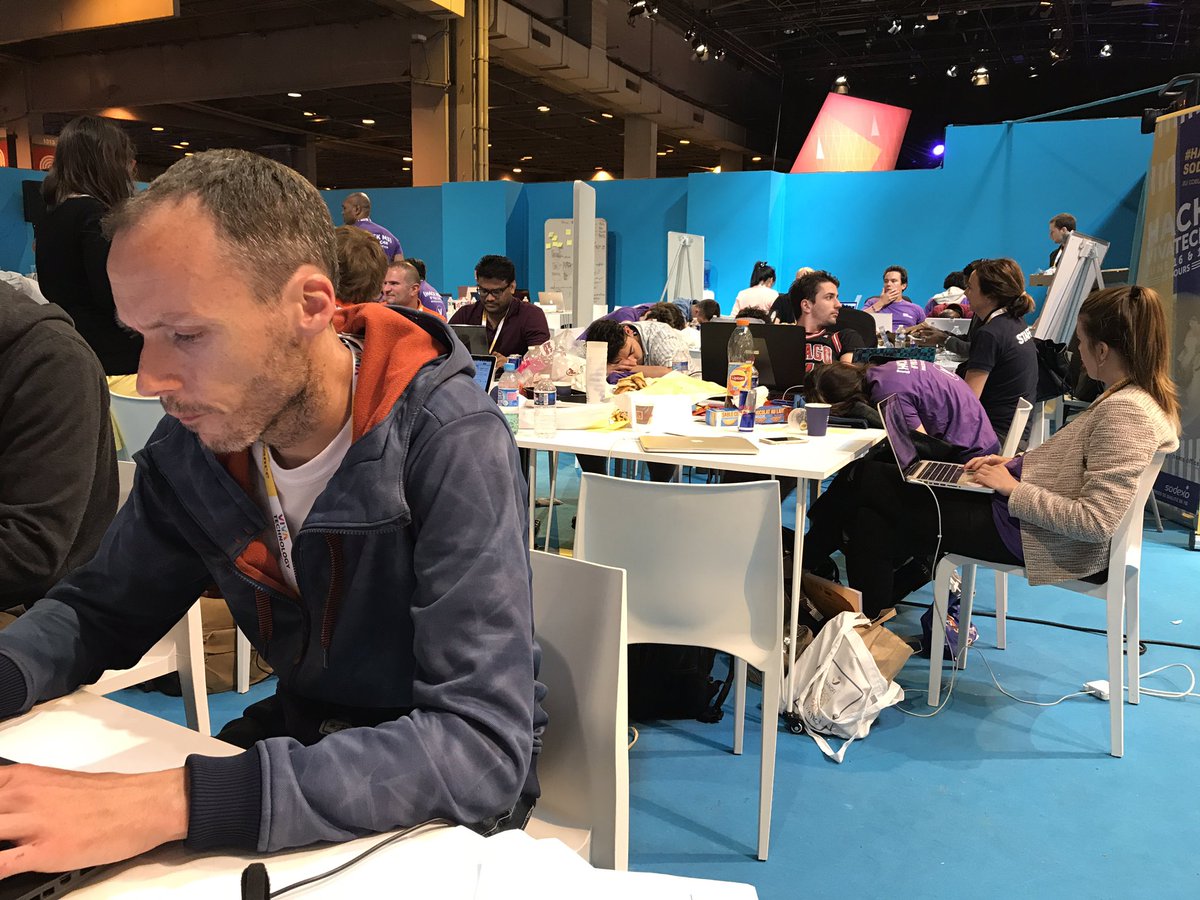 mojoteamhack's tweet photo. Petite hécatombe derrière Guillaume 😄 https://t.co/QOpP0KSjcs