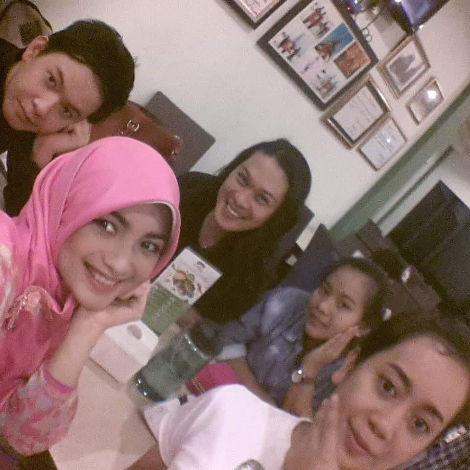 apit_ade's tweet photo. @arsyilrahman @citraciki @ciciamelia24 @indah_tiwii96 https://t.co/PezhxgUHCz