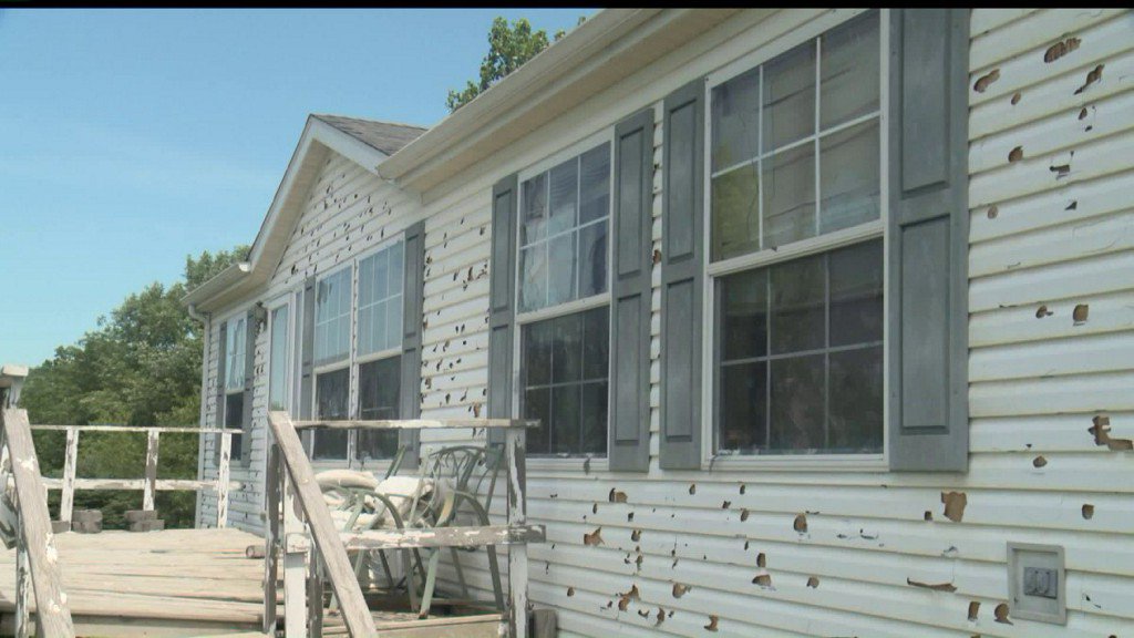 WHO13news's tweet photo. Melcher-Dallas Residents Clean Up After Hail Damage https://t.co/LxigJyvEgb https://t.co/B8L7jcuHQS