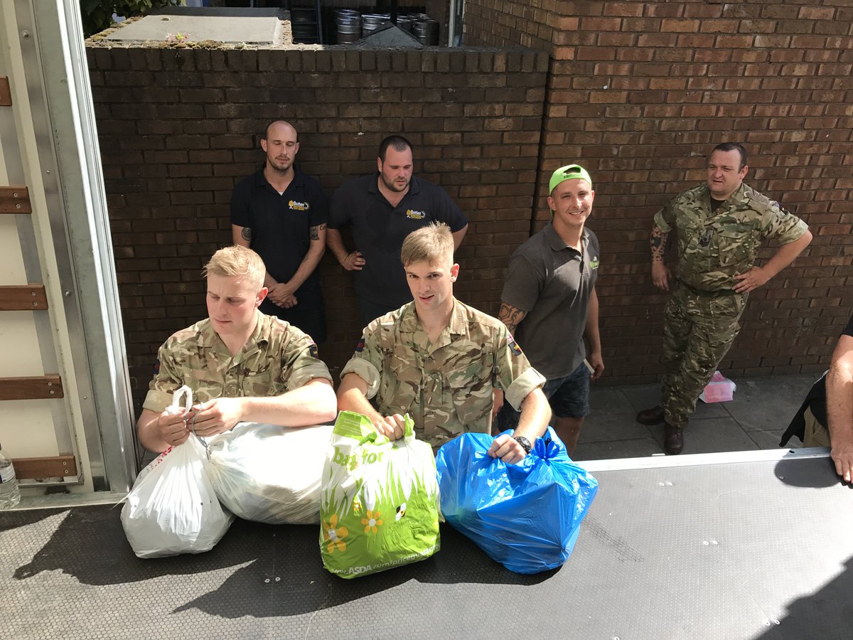 HeartCambs's tweet image. Big thanks to the amazing teams at @mickgeorgeltd &amp;amp; @betterremovals transporting your donations to #London for #GrenfellTower fire victims
