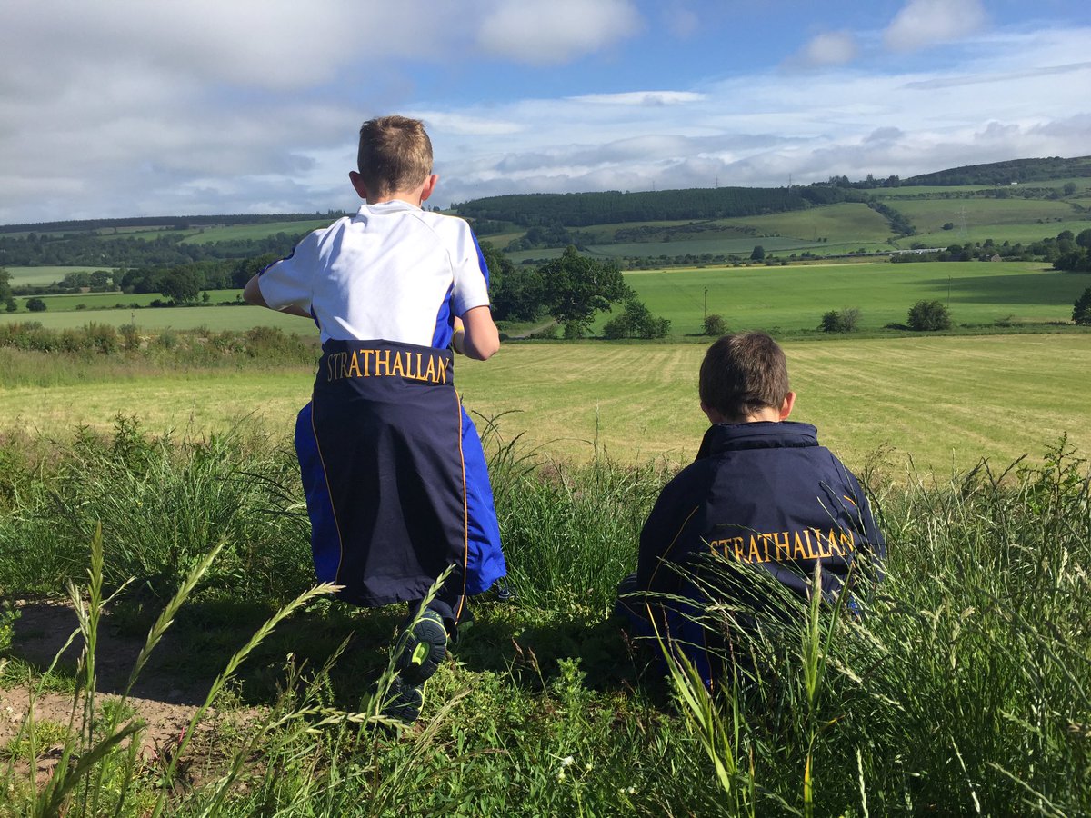 Strath_riley's tweet photo. 1J & 1JJ are enjoying being photographers on this beautiful summer morning! #outdoorlearning #picturecompetition #creativity https://t.co/Ph7IOdgXfj