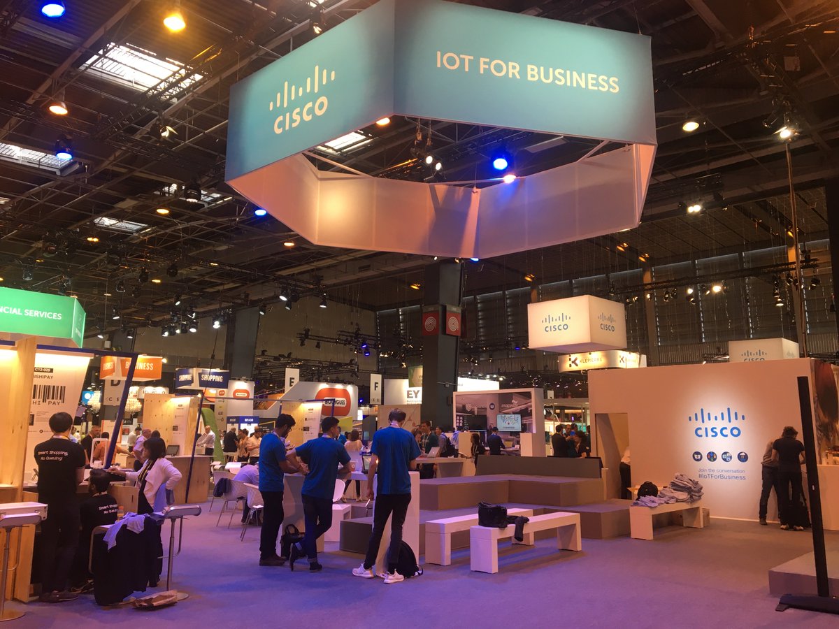 sophie_McDo's tweet photo. Dernier jour #tellmeplus @VivaTech stand @CiscoFrance #iotforbusiness https://t.co/L4SxI3yObQ