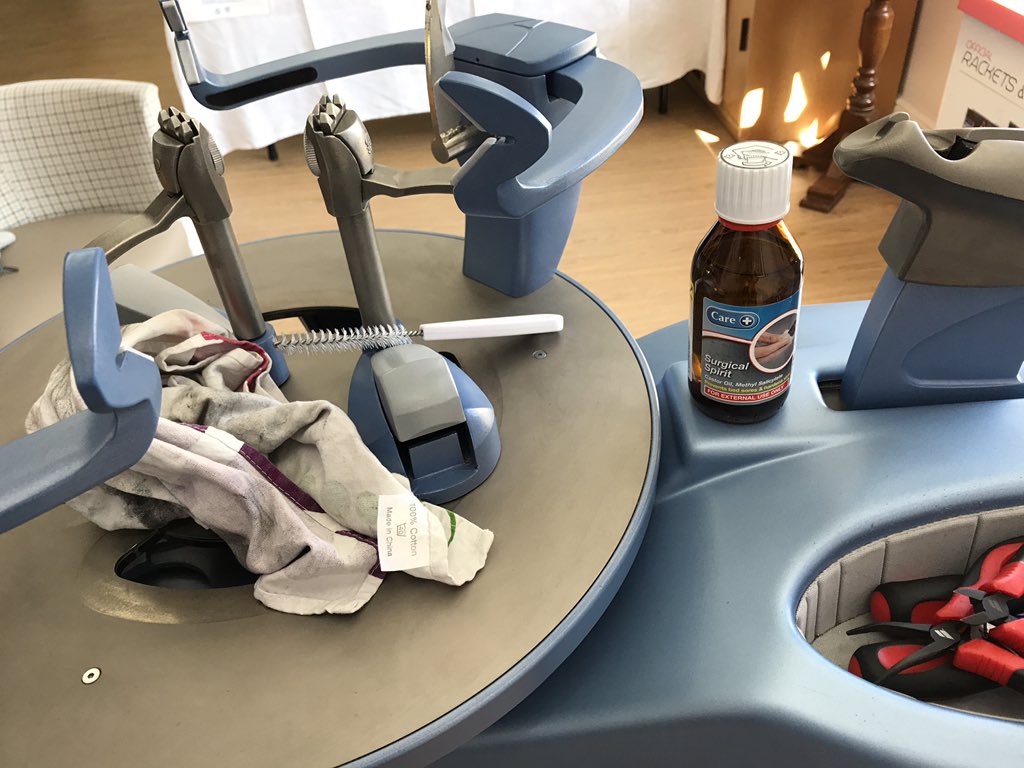 Getting the machine ready for action on semi finals day at the Manchester Trophy <a href="/ErsaStringers/">ERSA Stringers</a> <a href="/ERSA_UK/">ERSA UK</a> #ERSAonTour #AegonManchesterTrophy