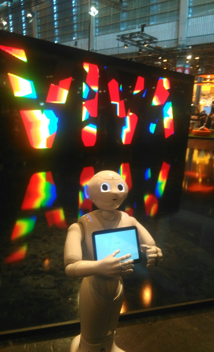 girlshackweb's tweet photo. Journée au #VivaTechnology2017 ! Plein de choses à découvrir :D 
#VivaTech #numerique #digital #technologie #innovation https://t.co/daLrHxwxza