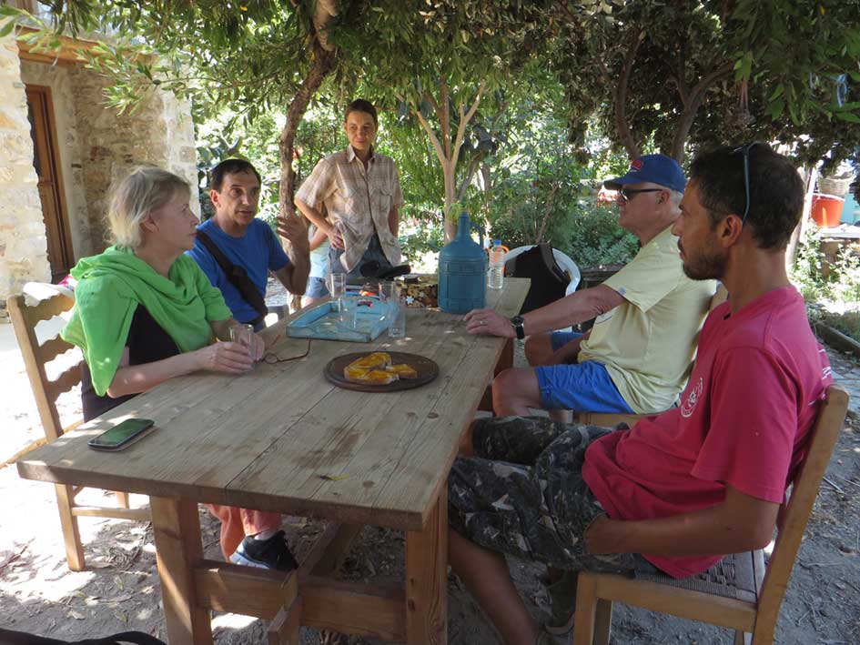 FindinGreece_'s tweet photo. Visiting the #organic #garden in Katapola, #amorgos #Island with guests #Greece #greekislands #FindinGreece #agriculture #agritourism #ttot https://t.co/NVEmgBdllH