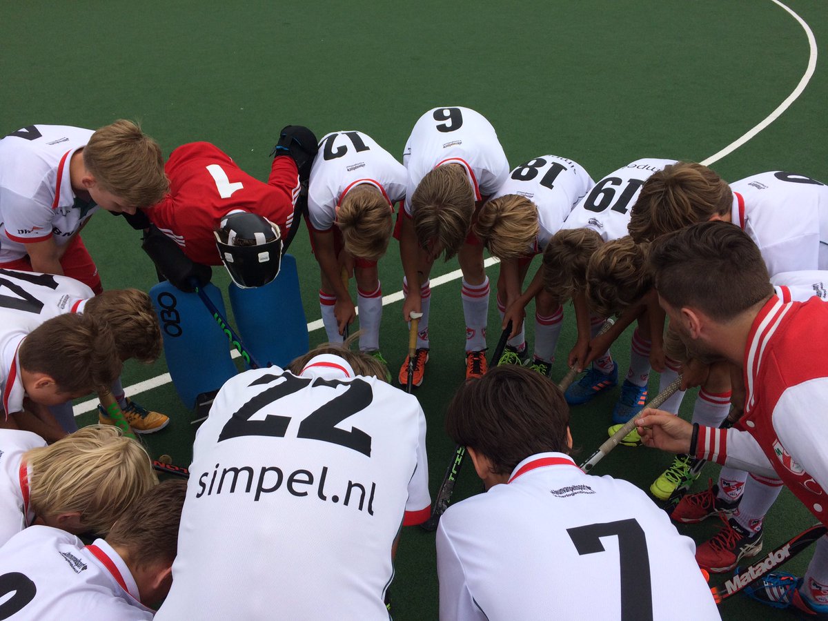 MOPJC1's tweet photo. Laatste keer voor deze kanjers! Tegen Den Bosch #hupmop #doit @hcmop https://t.co/bc3TYEusKx