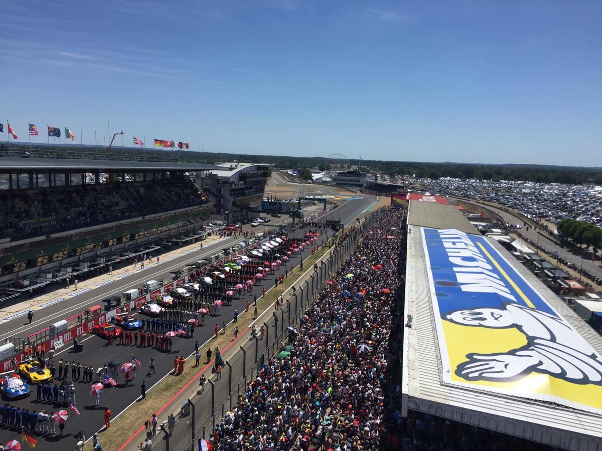 BleucielAirshow's tweet photo. @BleucielAirshow créateurs des plus belles émotions aériennes pour les #24hLeMans 2017 #24hDuMans https://t.co/l9Stc6jLx7