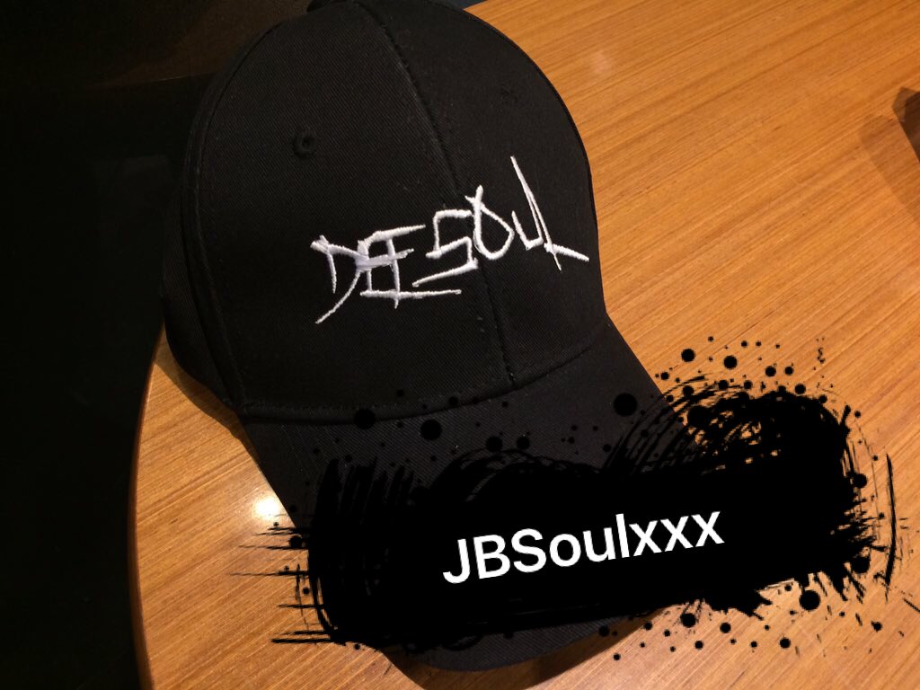 jbsoul_xxx's tweet photo. ขอบคุณที่เห็น
ขอบคุณที่ยิ้มให้หมวกใบนี้ 
ขอบคุณที่ใส่มัน
😭😭😭😭😭😭😭😭😭😭😭😭
 #GOT7hailandtour2017
#GTTinBangkokDay1 #재범 #JB https://t.co/1uvFc3dgX1