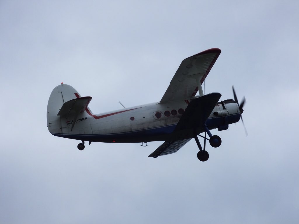 An2Club's tweet photo. "@brgdbrs: Slow pass? Fast pass? Difficult to tell. @An2Club #RTT2017 #avgeek @WHGAEVENT https://t.co/RZsy6cB71u" #bigbirdkf