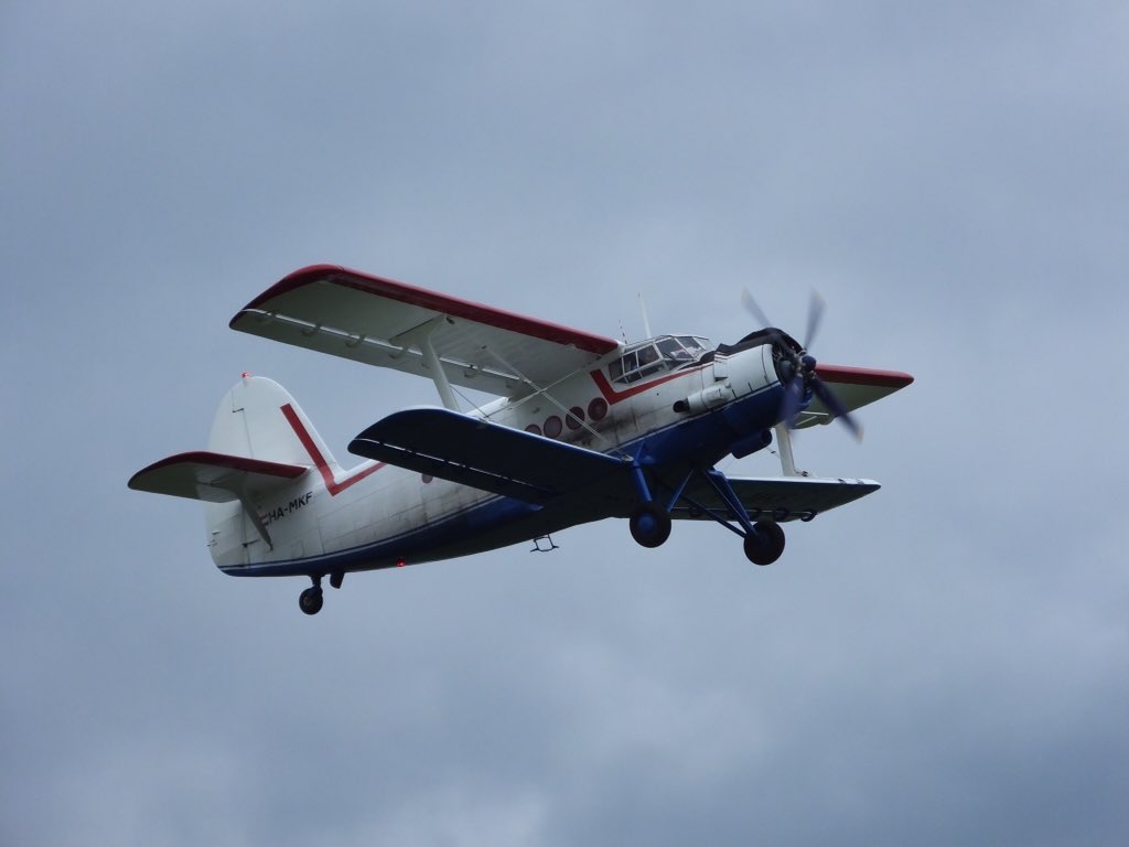 An2Club's tweet photo. "@brgdbrs: Slow pass? Fast pass? Difficult to tell. @An2Club #RTT2017 #avgeek @WHGAEVENT https://t.co/RZsy6cB71u" #bigbirdkf