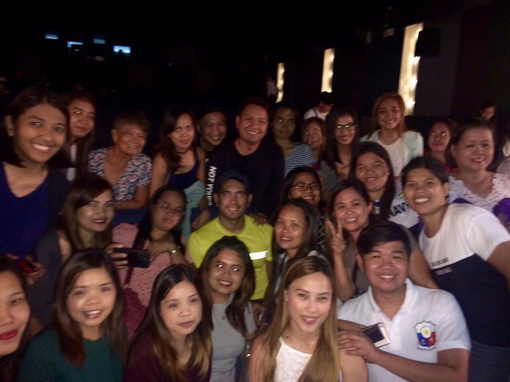 NhilaNhils's tweet photo. Thank you #KimeraldForever for the support. #CanWeStillBeFriends block screening. Its payday weekend guys! Watch na! https://t.co/HLoem9w0dk