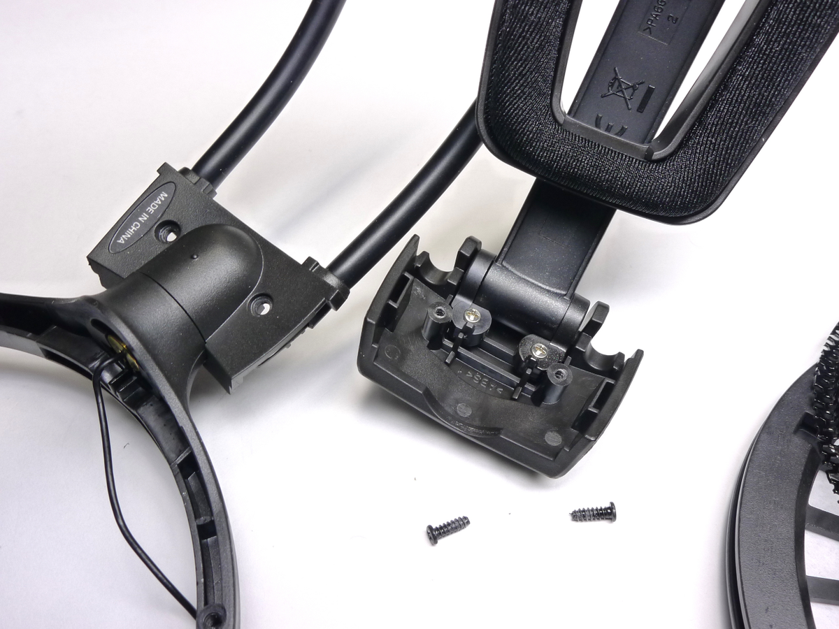 Takuro On Twitter Audio Technica の開放型 ヘッドホン Ath Ad500x分解 オーディオテクニカ は この部分をジョイント 左右を繋ぐワイヤをヘッドバンドと呼んでいる ジョイント内からヘッドバンドのチューブを通り 右ハウジングへとケーブルが繋がる 片出し