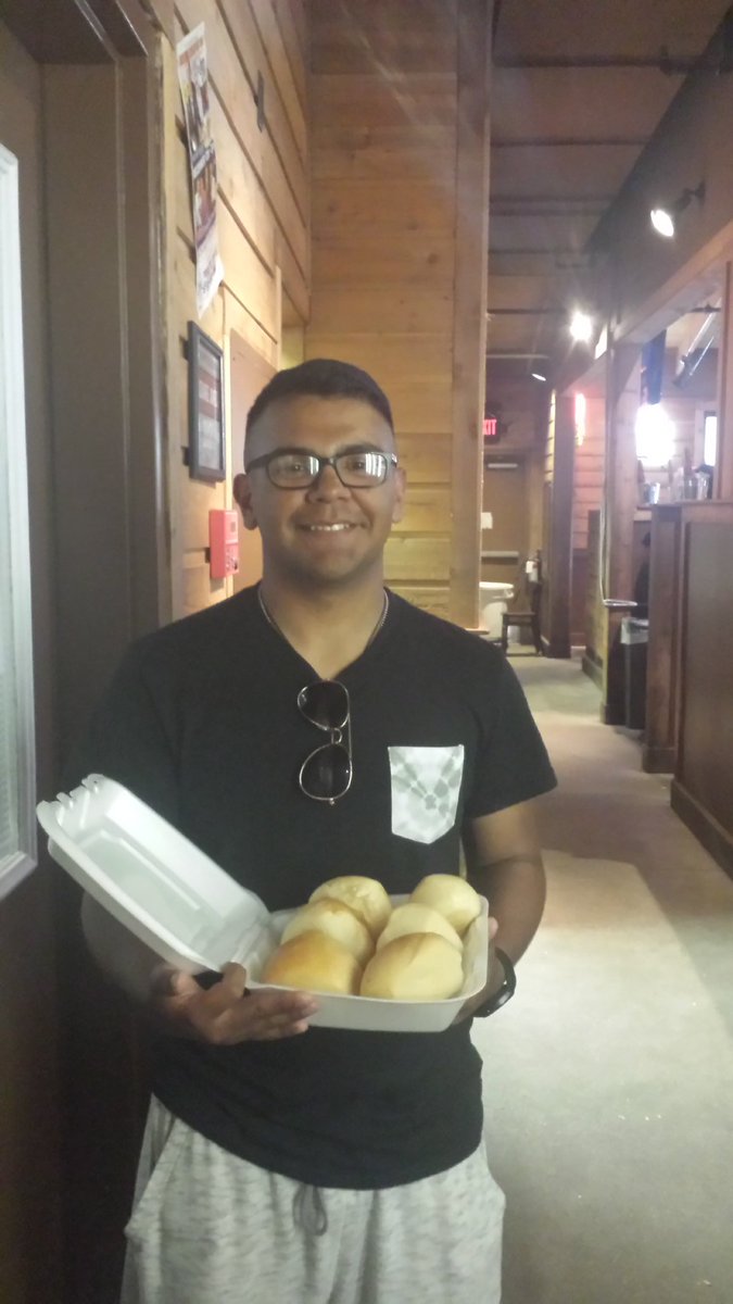 Suzanne_Logans's tweet photo. Back from boot camp and all he wants is the rolls! The life of an @LogansRoadhouse server! So proud of our Aaron! Be safe our friend! https://t.co/RfT0LtAbXn