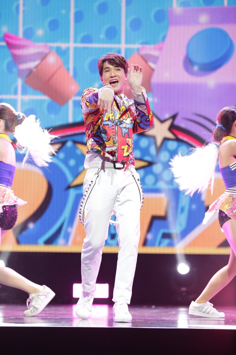 Teenii_Biomic's tweet photo. พี่ริทน้องเพลง Just right ของกัซ เพราะคอนดันตรงกัน ริทเลยร้องเพลง GOT7 เลย ตลกกก5555555555😂😂
#ritzcomebacktoyouconcert https://t.co/h8hYNjVxlj