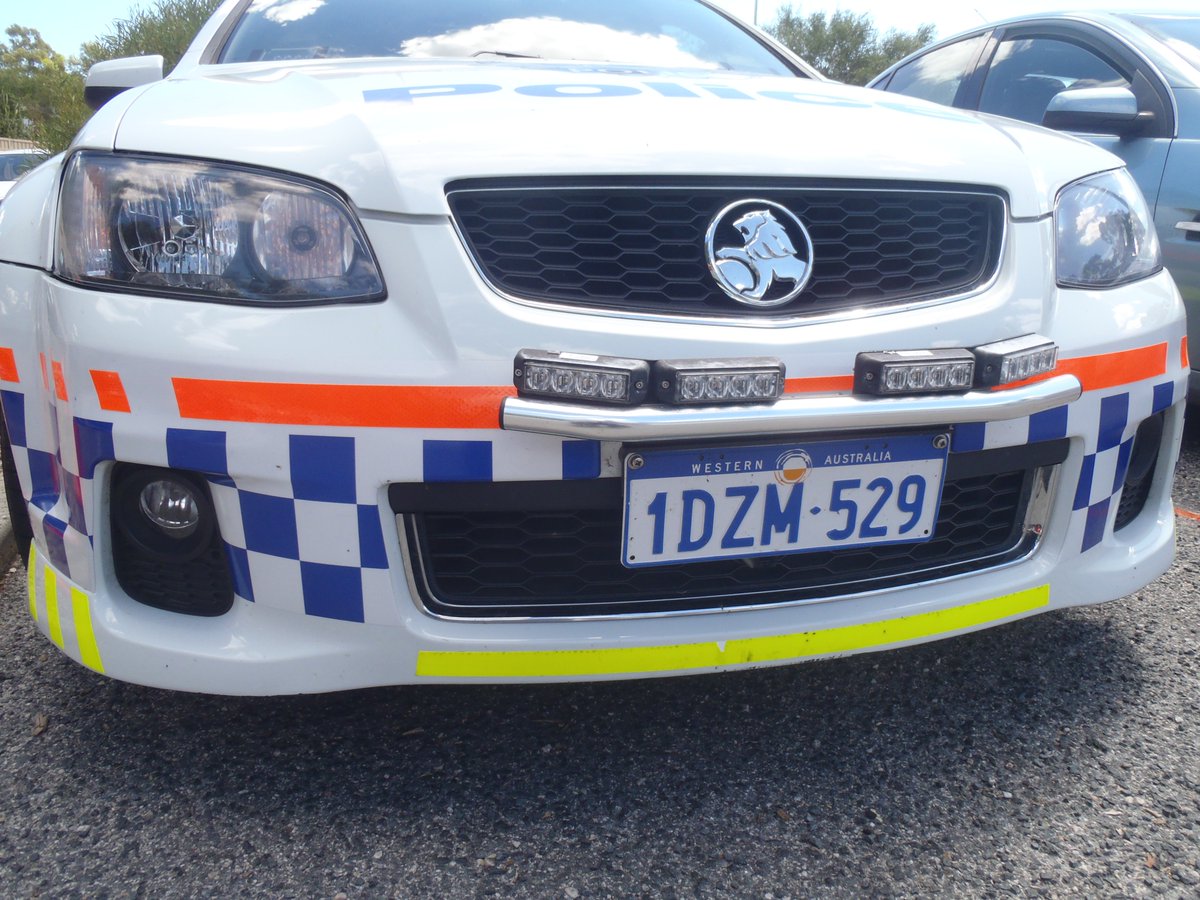 DCh4MXIVoAIHlTA.jpg (1200×900) Western australia, Police, Toy car