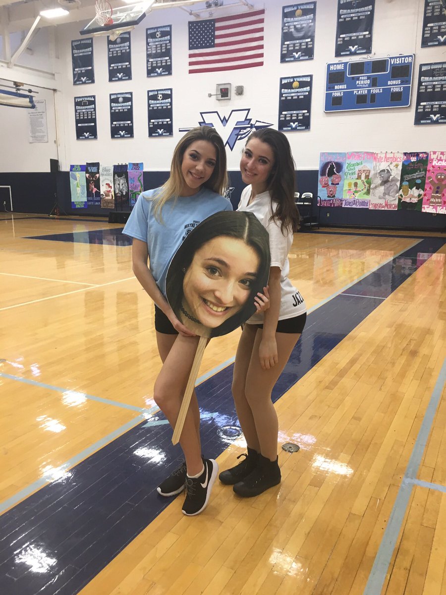 JennaMit11's tweet photo. Happy birthday to my girl quinn❤️ hope you enjoy 18 love u pretty😊 https://t.co/ViqEnYXlaY