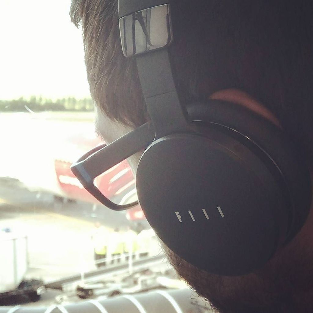 carlos_ccorreia's tweet photo. Enquanto se espera pelo avião 😊
#fiil #fiildiva #aeroport #edinburgh https://t.co/Mgvfg46ISm