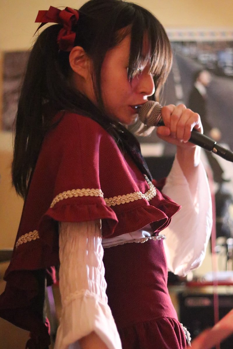 you_chan_0725's tweet photo. 6月10日 朝日のあたる家
のうさぎさんの1周年
亜桜ゆぅき
ステージ近かった😲
迫力もいつも以上!
ただ、真横から観てたので写真は暗くて少しだけです😅
#亜桜ゆぅき
#うーたん
#じょしどるっ!
#BLOSSOM OUT
#6thCD https://t.co/aPRnzLD6tt
